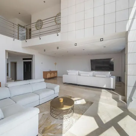 Villa With Sea View In Alicante