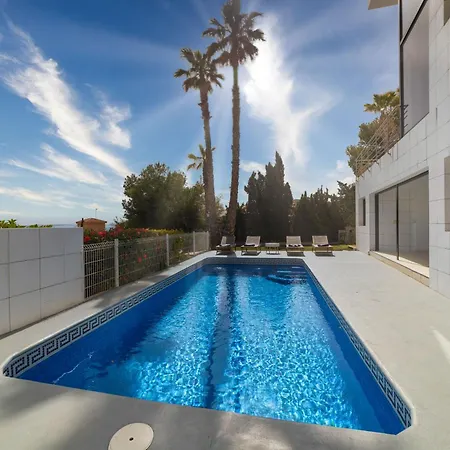 Villa With Sea View In Alicante